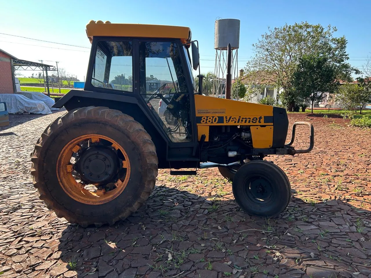  Trator Valmet 880 (5).png 