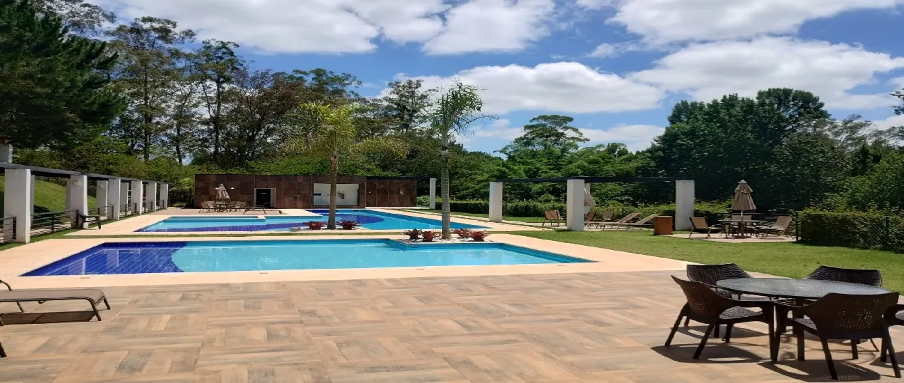  piscina.jpg 