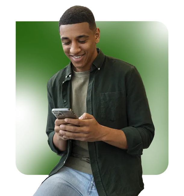 rapaz com celular 