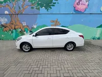 Versa - QHR7I38 - Lateral.png