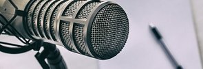 microfone do estúdio do podcast do sicredi análise do dia