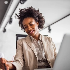  associada lendo o panorama de investimentos do sicredi 