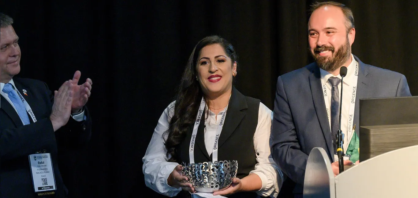  CPR Fácil do Sicredi é premiada na Conferência Mundial das Cooperativas de Crédito - Sicredi (1).jpg 