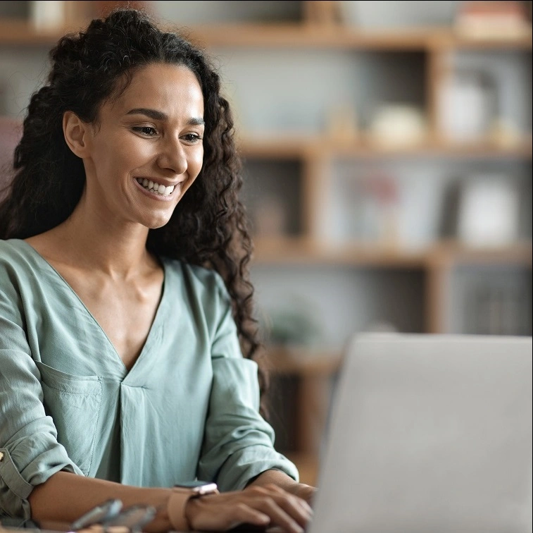  Associada do Sicredi utilizando a solução de débito automático para receber pagamentos 