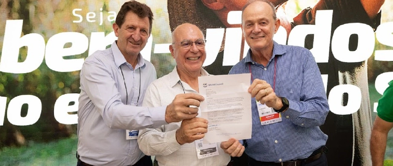  : Clemente Renosto, presidente da cooperativa Sicredi Parque das Araucárias PR/SC/SP, o deputado federal Arnaldo Jardim, e Manfred Alfonso Dsenbrock, presidente da Central Sicredi PR/SP/RJ 