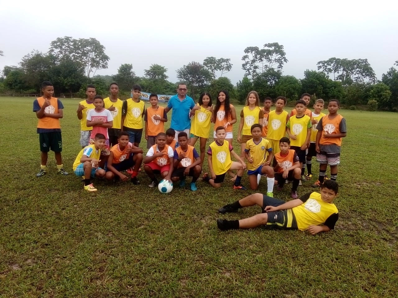  escolinha de futebol fomentada pelo Projeto Menegalli em São Miguel do Guamá/PA 
