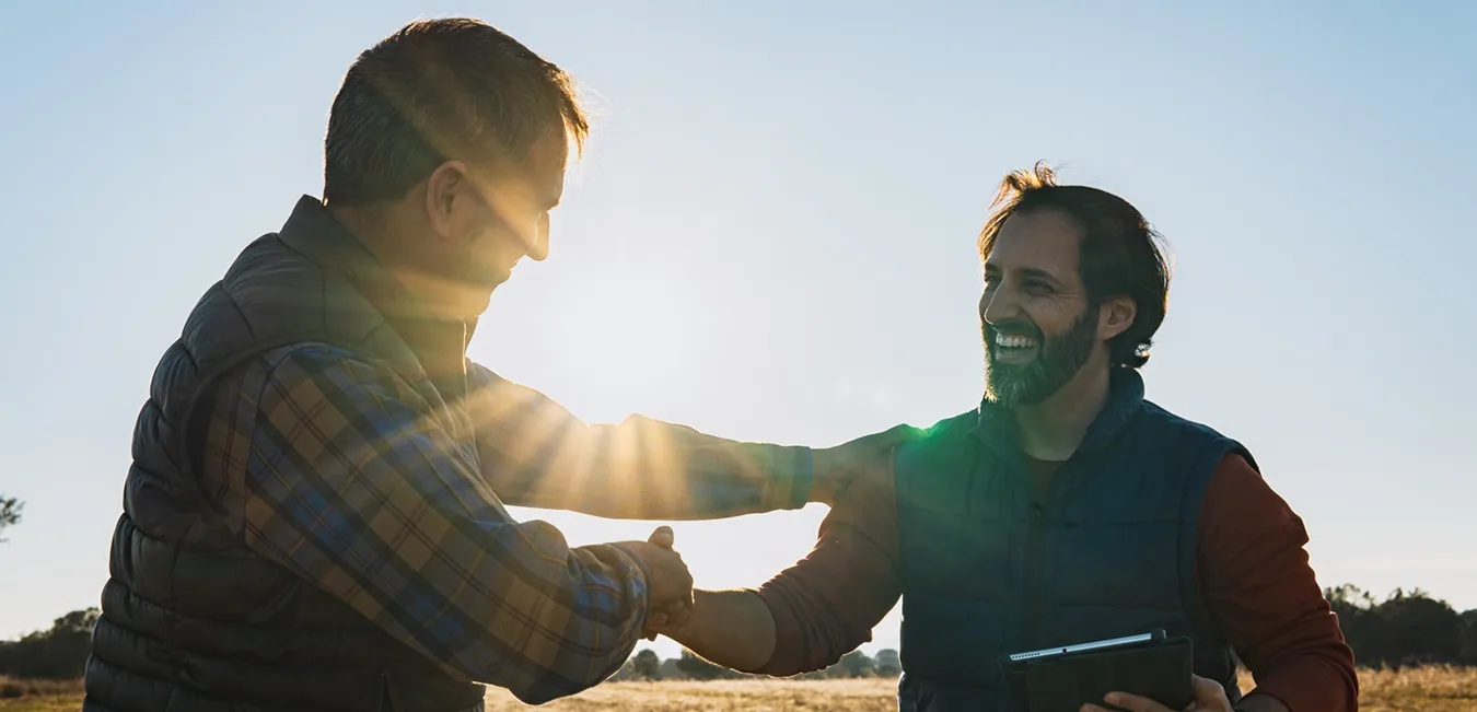  Mulher empreendedora sorrindo 