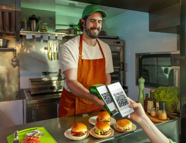 empreendedor de foodtruck recebe pagamento por Pix PJ