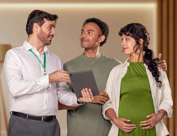  gerente do Sicredi apresenta opções de previdência para casal 