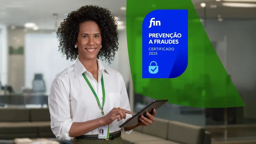  Gerente do Sicredi posando para foto com texto escrito ao seu lado: "Aqui, no Sicredi, você tem com quem contar e confiar." 